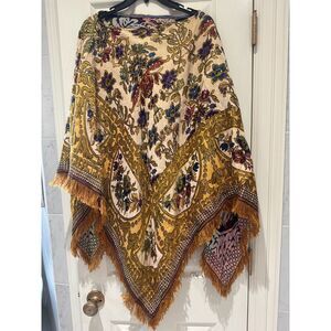 Boho Chic Tapestry Shawl Poncho – Floral & Fringe